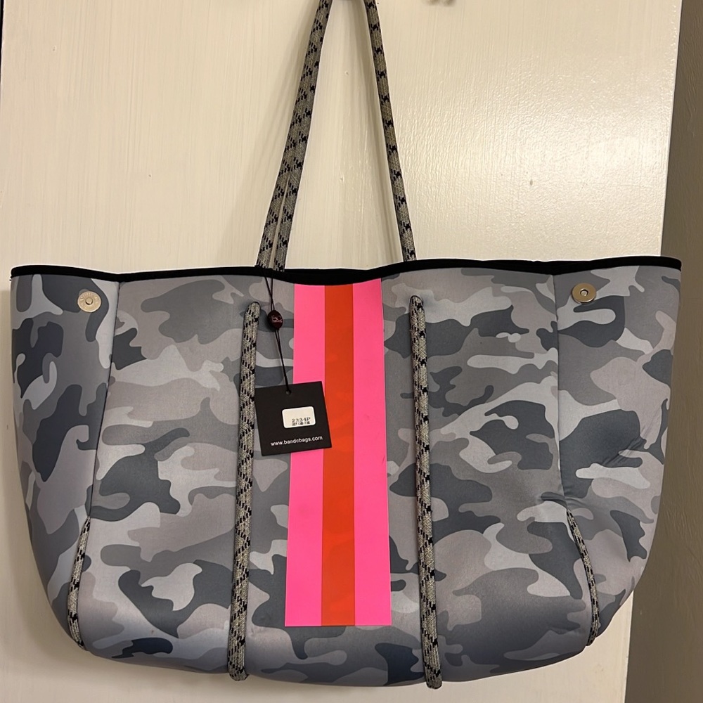 NWT Neoprene Bag